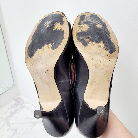 2/$20 Nine West Black With Red Bow Heels Shoes Size: 7M US - Picture 7 of 8